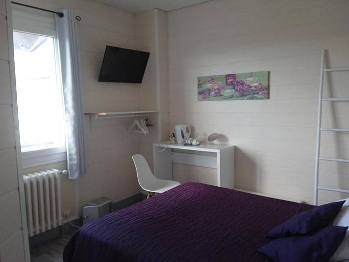 Hôtel pour 3 personnes, avec terrasse, animaux acceptés dans Gare De Saint Aignan Noyers - 4