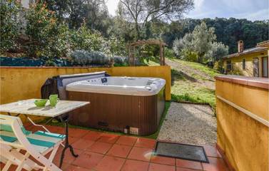 Gîte pour 3 personnes, avec jacuzzi à Cauro