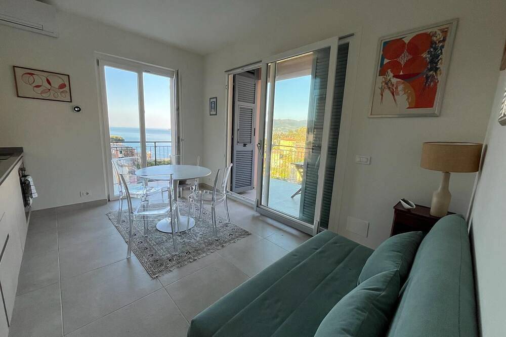 Appartamento intero, Stunning sea view! 2-bedroom apartment, 5 minutes walking to the beach, Ac, pool in Zoagli, Riviera di Levante