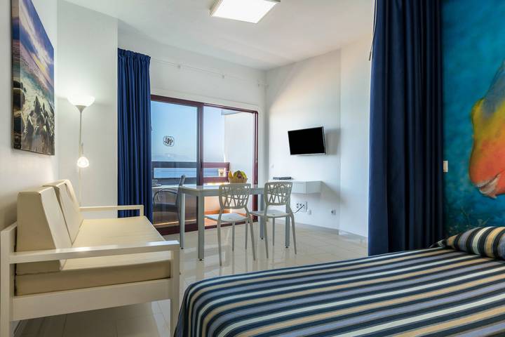 Ganze Wohnung, Ferienhaus "Studio 50" mit Meerblick, Terrasse & WLAN in La Isleta, Las Palmas