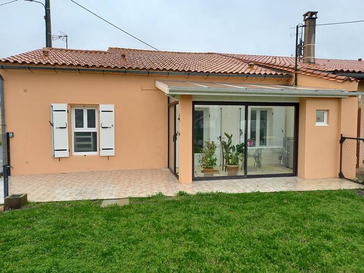Gîte pour 5 personnes, avec terrasse et jardin