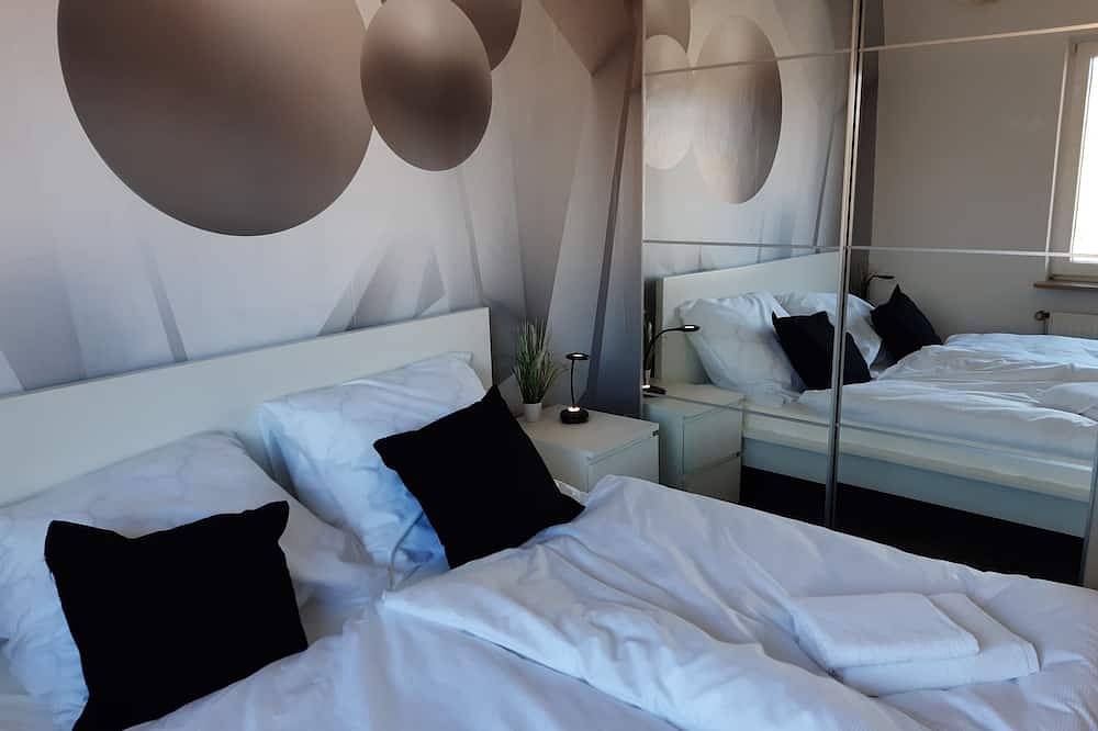 D&B staycation Ferienpark,\nferienwohnung \"Die Kugel\" in Niedenstein, Schwalm-Eder-Kreis