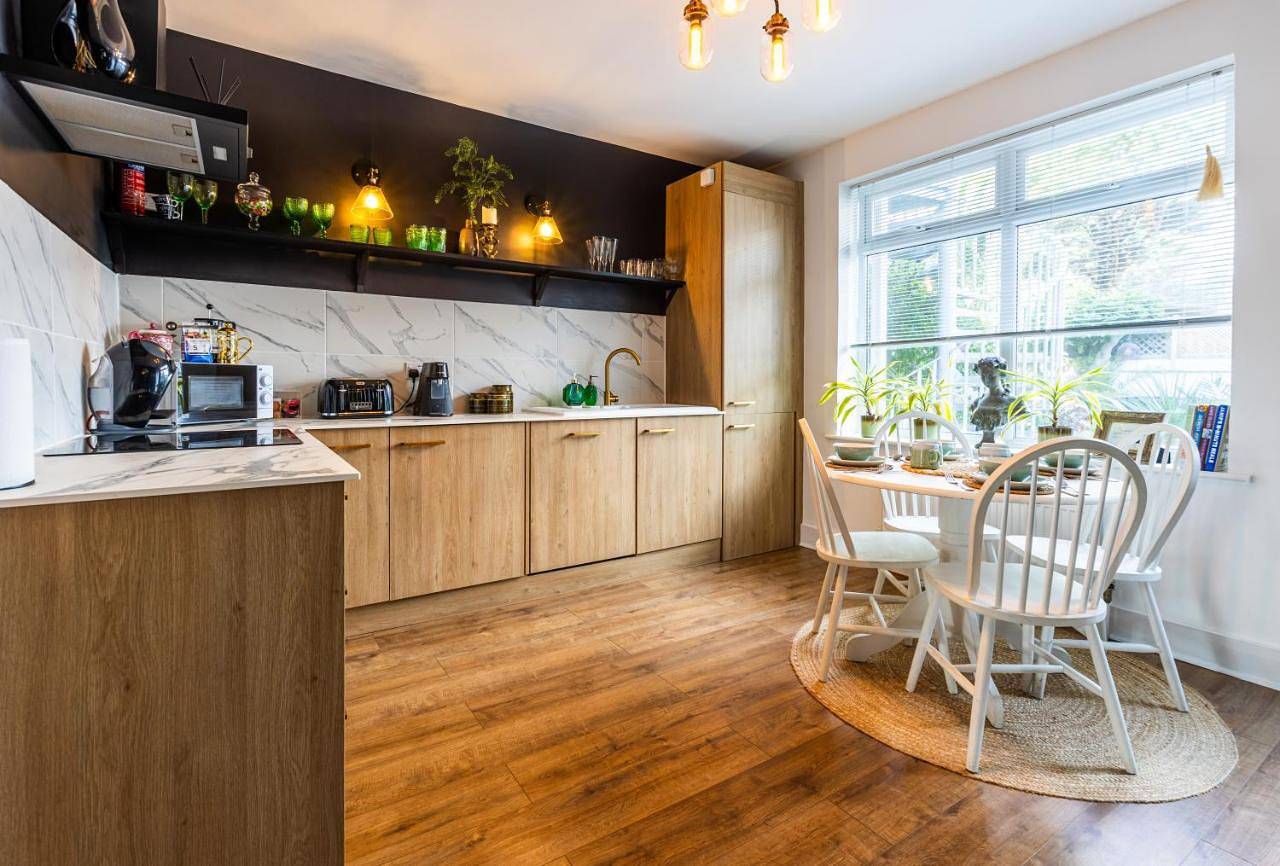 Entire apartment, Kira Beach House, Hove Beach in Hove, Brighton
