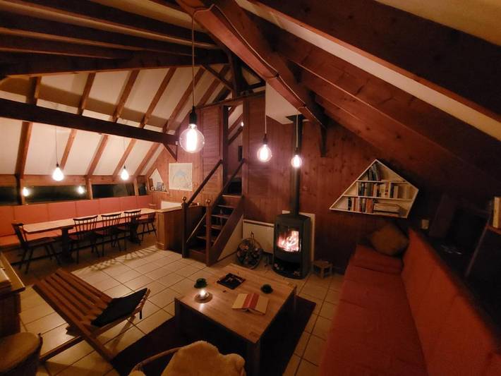 Chalet pour 8 personnes, avec piscine et vue sur le lac ainsi que jardin et vue à Thollon-les-Mémises - 4