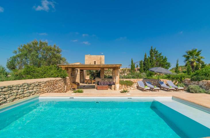 Finca für 9 Personen, mit Terrasse in Es Trenc