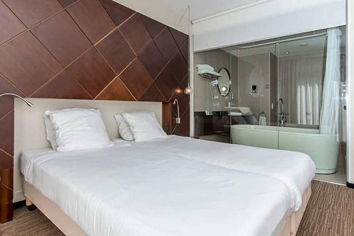 Hotel für 2 Personen, mit Pool