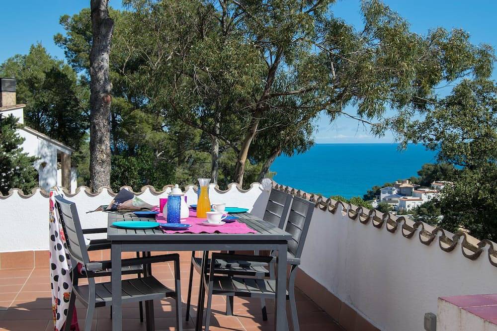 Individuelle Villa mit Garten und herrlichem Meerblick nur 1 km. vom Strand. in Begur, Costa Brava
