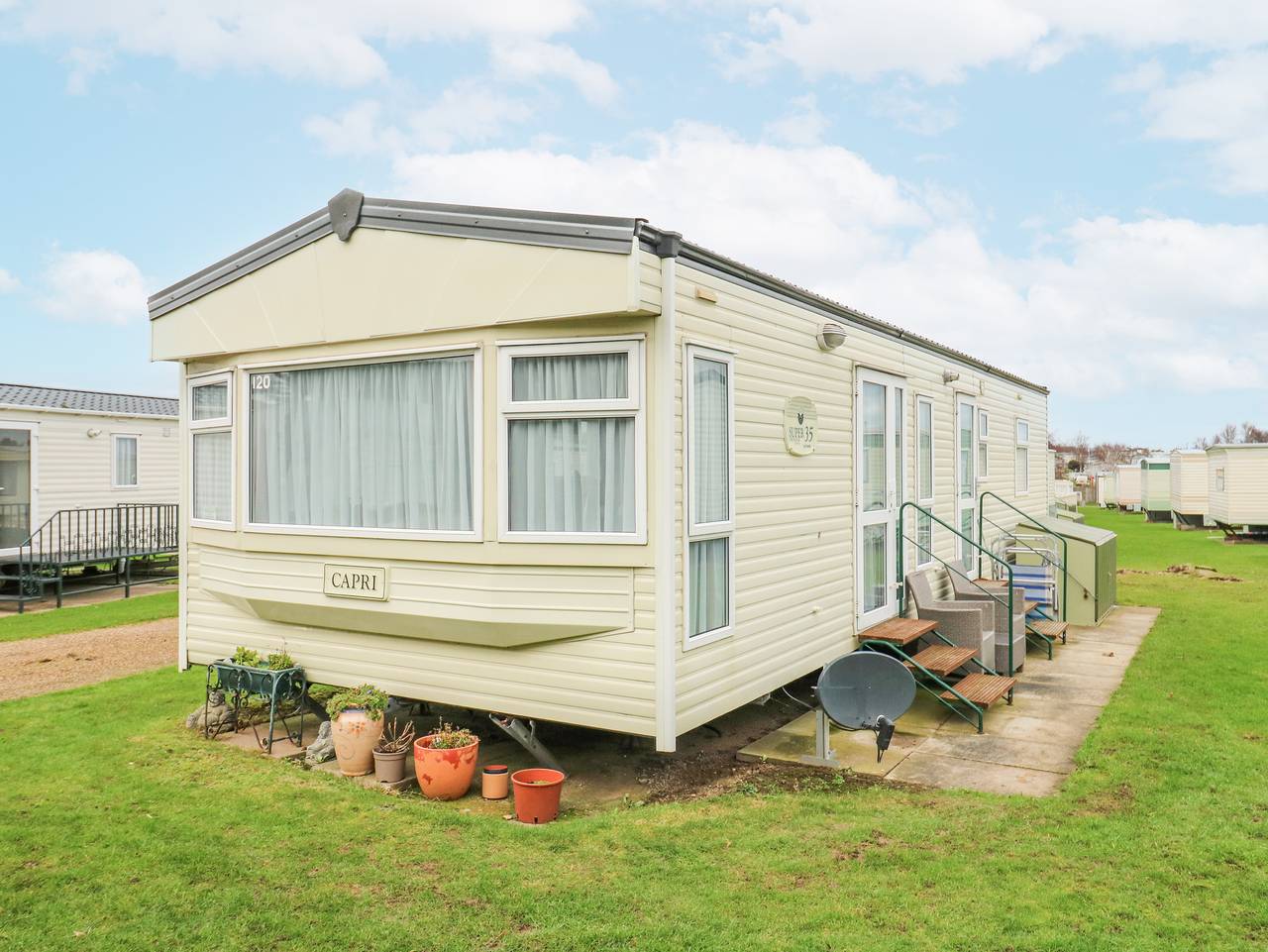 120 Caravan in Hemsby, Great Yarmouth