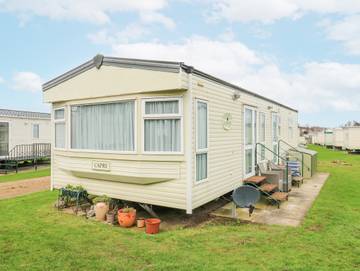 Bungalow for 6 People in Newport (Norfolk), Norfolk, Photo 1