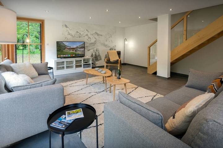 Contemporary chalet for 13 in scenic mountain village - Ovo Network in Sixt-Fer-à-Cheval, Region Bonneville