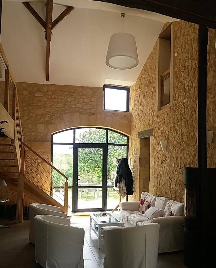 Location de vacances pour 12 personnes, avec Terrasse et Jardin ainsi que Piscine et Vue à Mauzac-et-Grand-Castang - 2