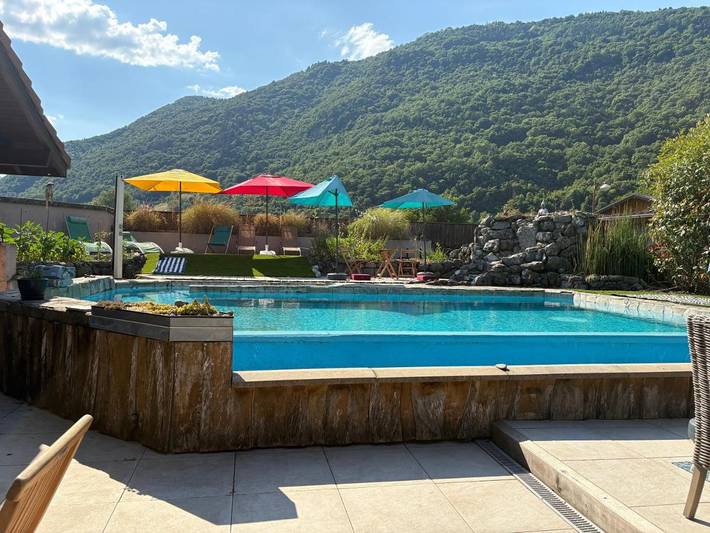 Gîte pour 8 personnes, avec Terrasse et Jardin ainsi que Piscine et Vue à Marlens - 3