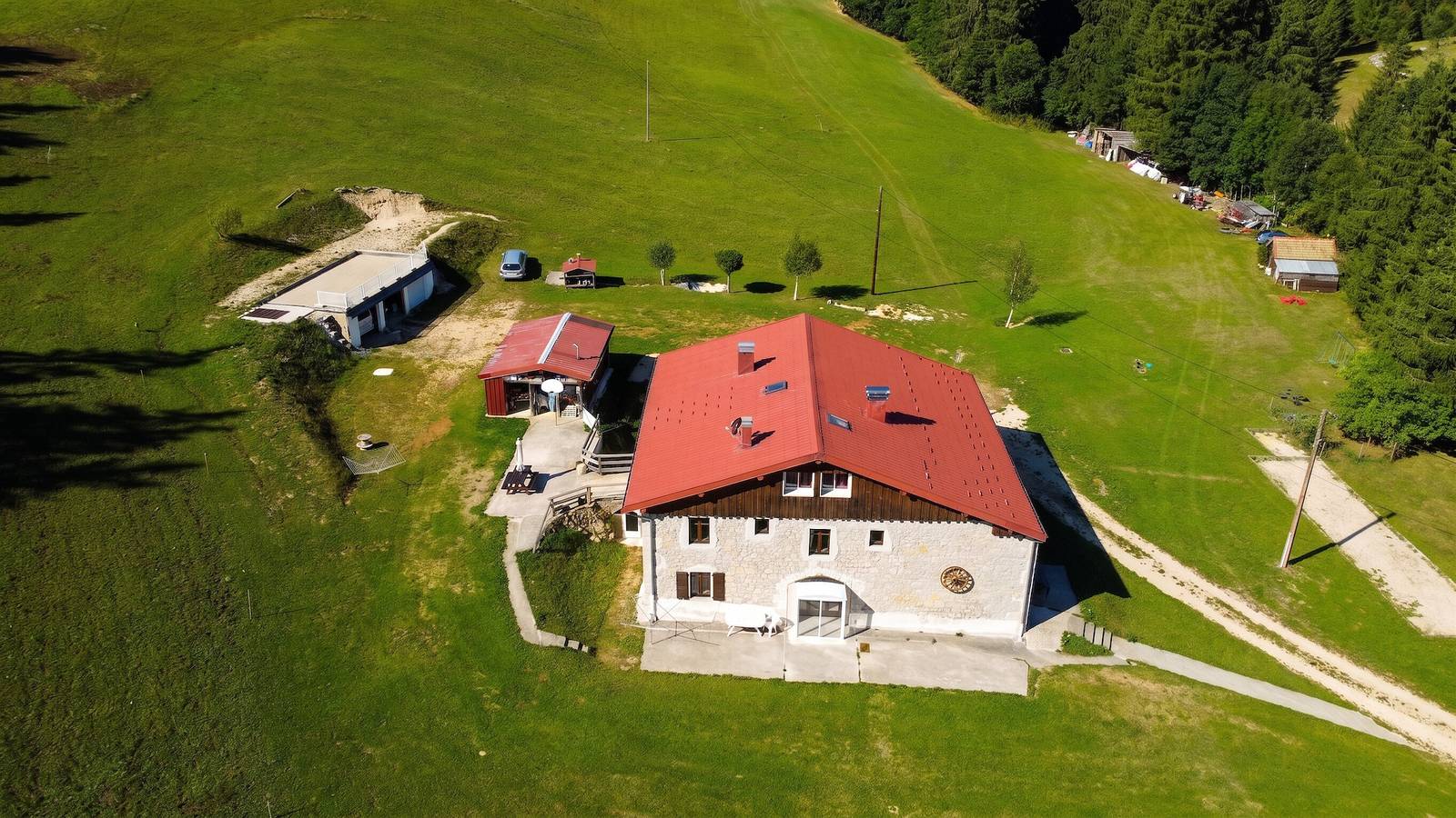 Secluded quiet house in Septmoncel with mountain view in Septmoncel Les Molunes, Parc naturel régional du Haut-Jura