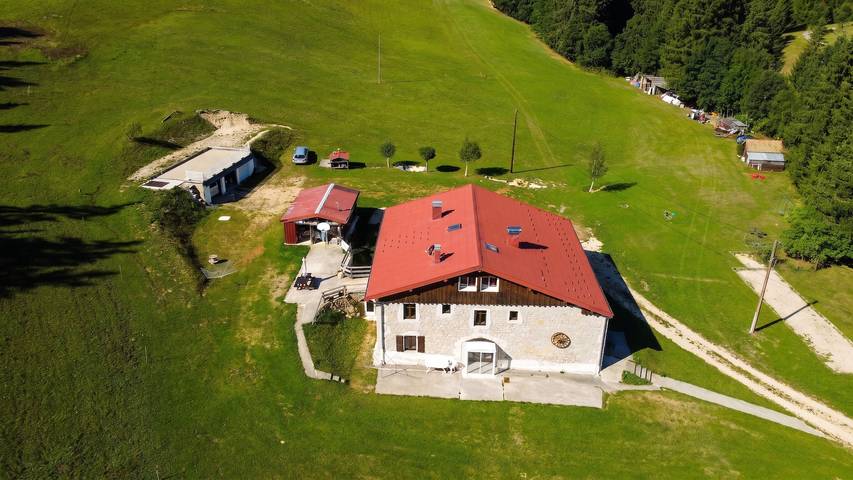 Location de vacances pour 4 personnes, avec Terrasse et Jardin à Septmoncel