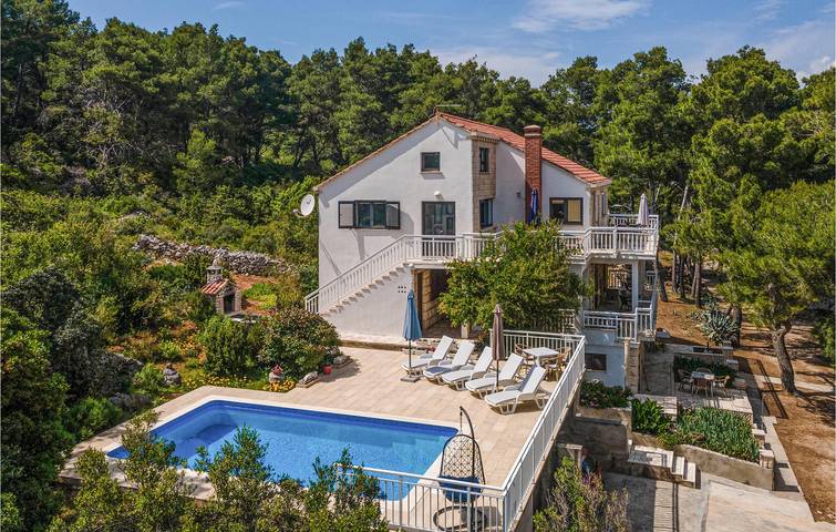 Location de vacances pour 18 personnes, avec terrasse en Korcula - 2