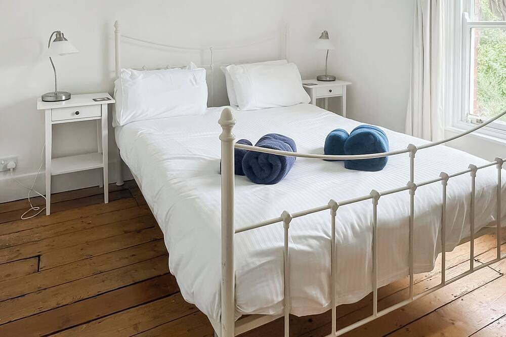 2 bedroom accommodation in Lyndhurst, near Brockenhurst in Lyndhurst, Hampshire