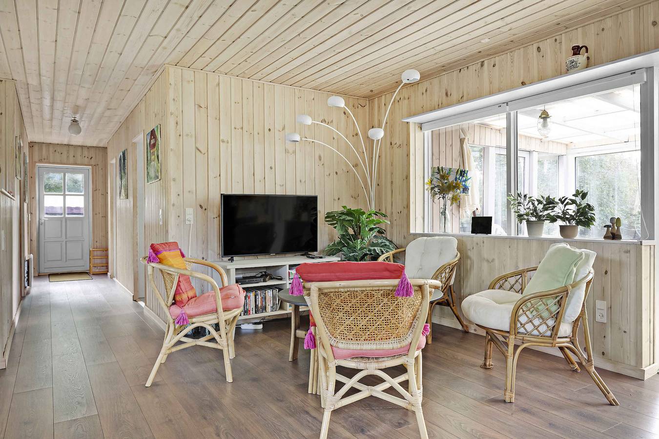 Scenic summer house 600 meters from sandy beach in Høve Strand, Asnæs