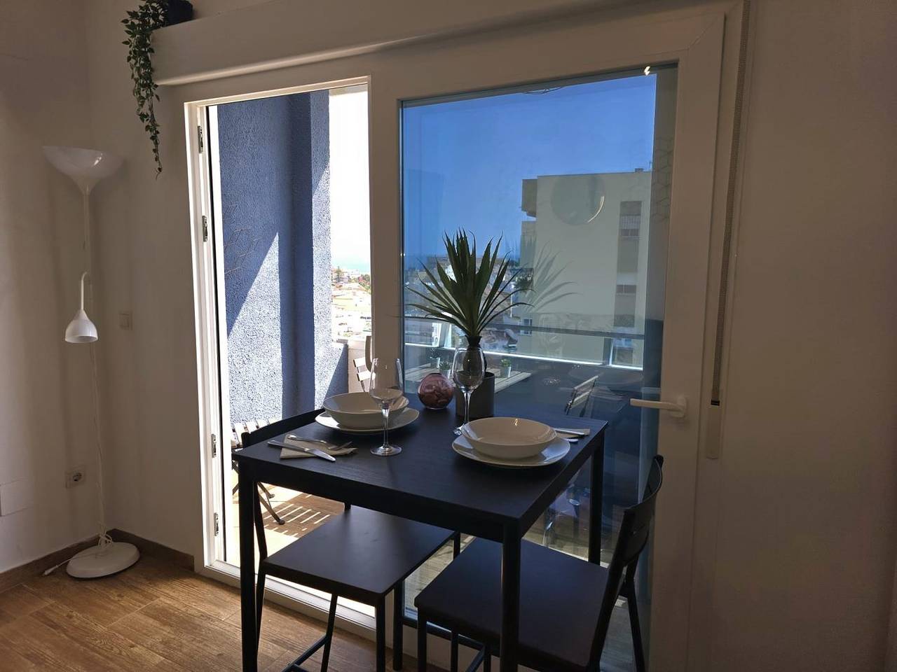Ganze Ferienwohnung, Ferienwohnung für 3 Personen mit Meerblick in Torremolinos Zentrum, Torremolinos