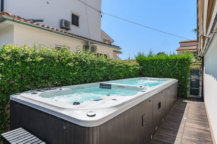 Villa mit pool für 10 Personen, mit Balkon und Garten, mit Haustier in Poreč - 2