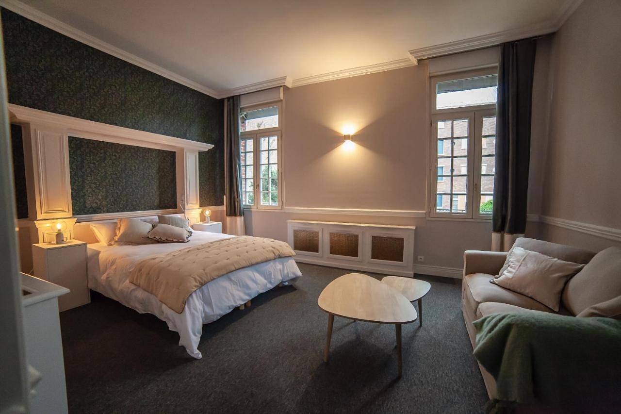 Double Room with Private Bathroom in Béthune, Région de Béthune