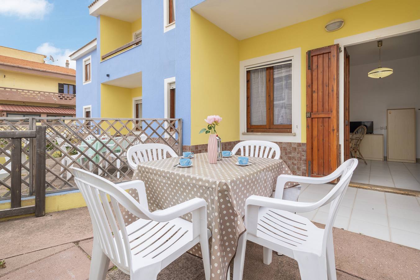 Ganze Wohnung, Ferienwohnung 'Brezza Marina 6' mit privatem Garten und Klimaanlage in Lu Bagnu, Castelsardo