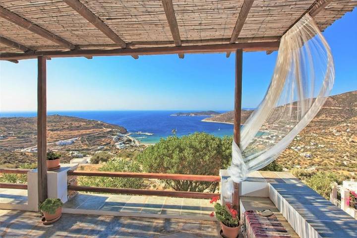 Location de vacances pour 5 personnes, avec vue et jardin dans Platis Gialos Sifnos