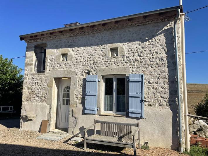 Gîte pour 2 personnes, avec jardin et terrasse, animaux acceptés