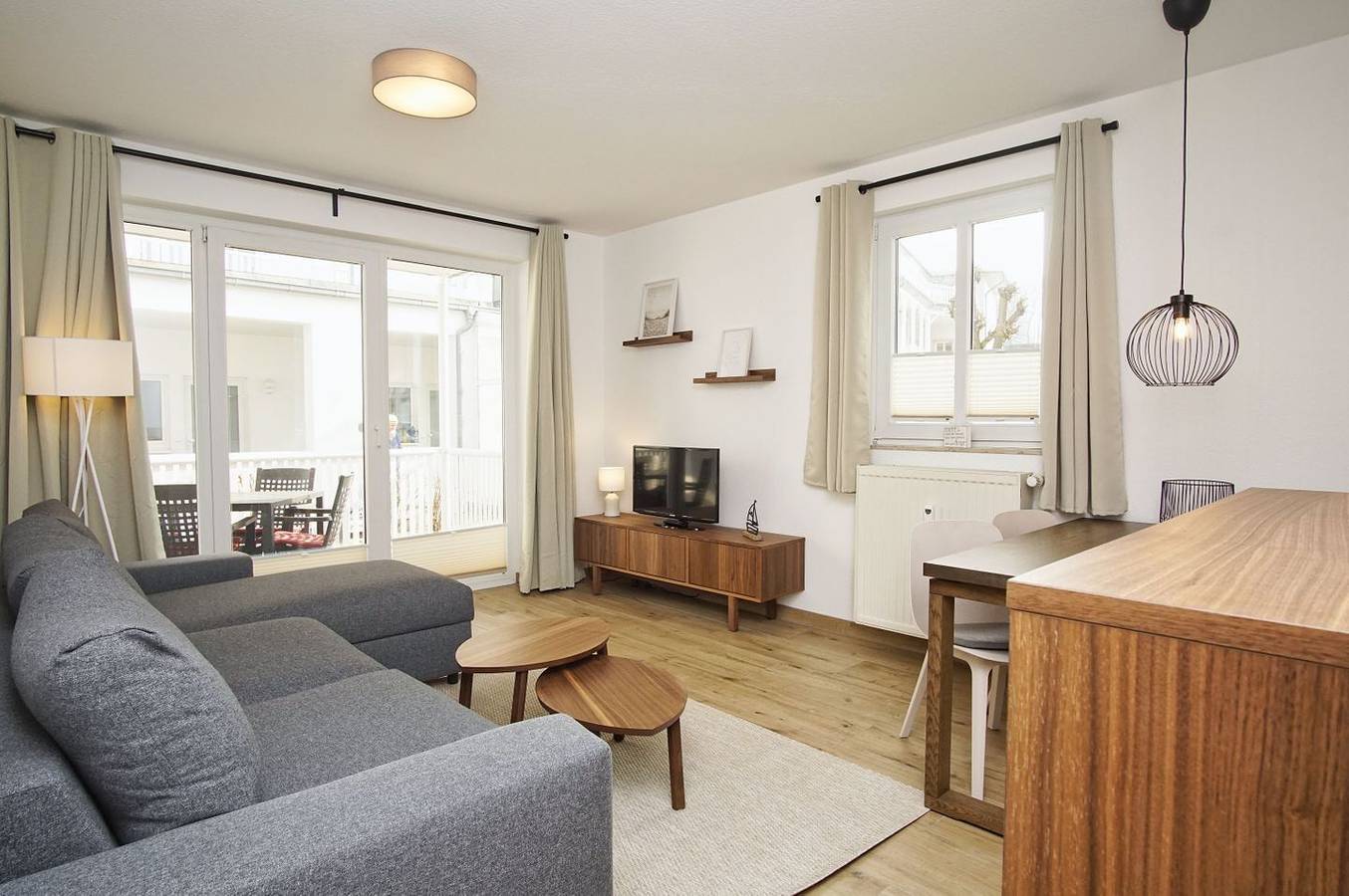 Apartamento entero, Terrasse, gratis Nutzung vom Ahoi Erlebnisbad und Sauna - Villa Karola Fewo 06 in Göhren, Rügen