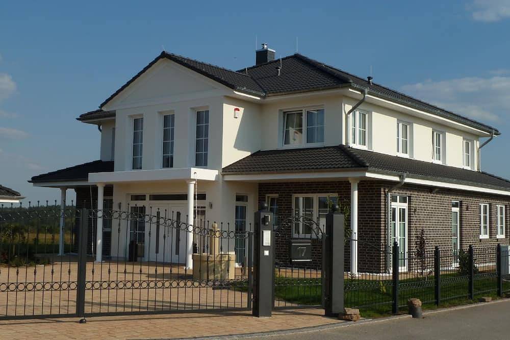 De nueva construcción Villa Toscana en Rothenburg in Windelsbach, Valle del Tauber