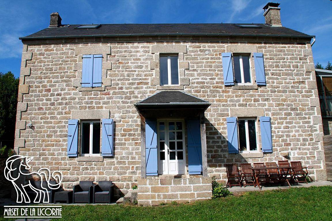 Two-Bedroom House in Nedde, Région de Limoges