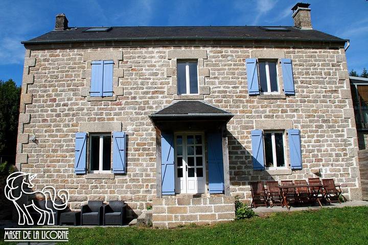 Location de vacances pour 6 personnes, avec vue et jardin à Nedde - 2