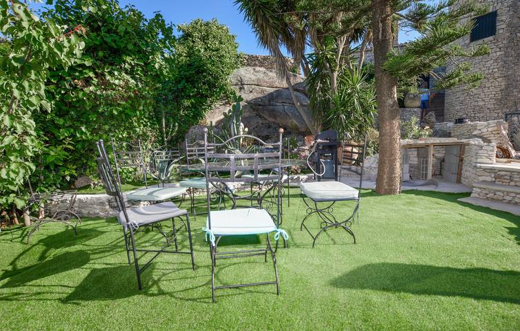 Gîte pour 4 personnes, avec terrasse ainsi que jardin et piscine, animaux acceptés à Pianottoli-Caldarello - 3