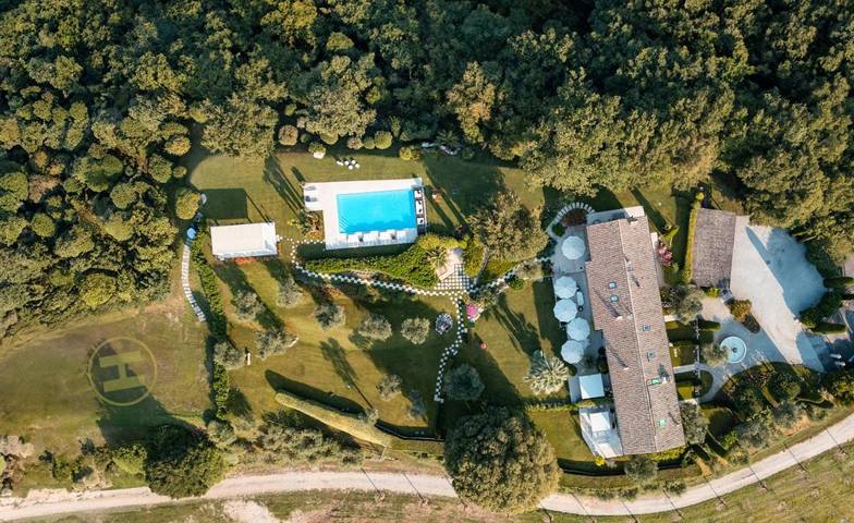 Villa per 16 persone, con giardino e idromassaggio nonché piscina e sauna in Torri del Benaco