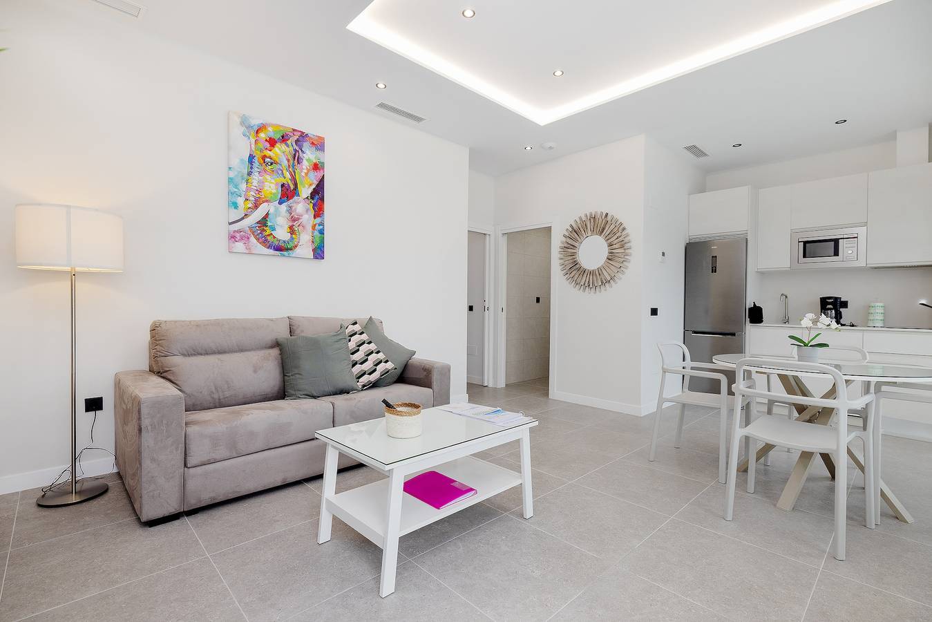 Apartamento inteiro, Apartamento '1 Quarto Selene' com piscina partilhada, Wi-Fi e ar condicionado in Torre del Mar, Costa del Sol