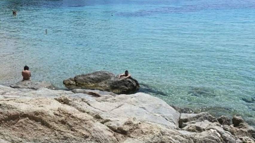 Gîte pour 6 personnes, avec balcon dans Plage de La Fossette - 2