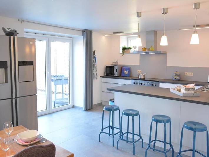 Location de vacances pour 8 personnes, avec terrasse et sauna ainsi que vue sur le lac et jardin dans Ovifat - 4