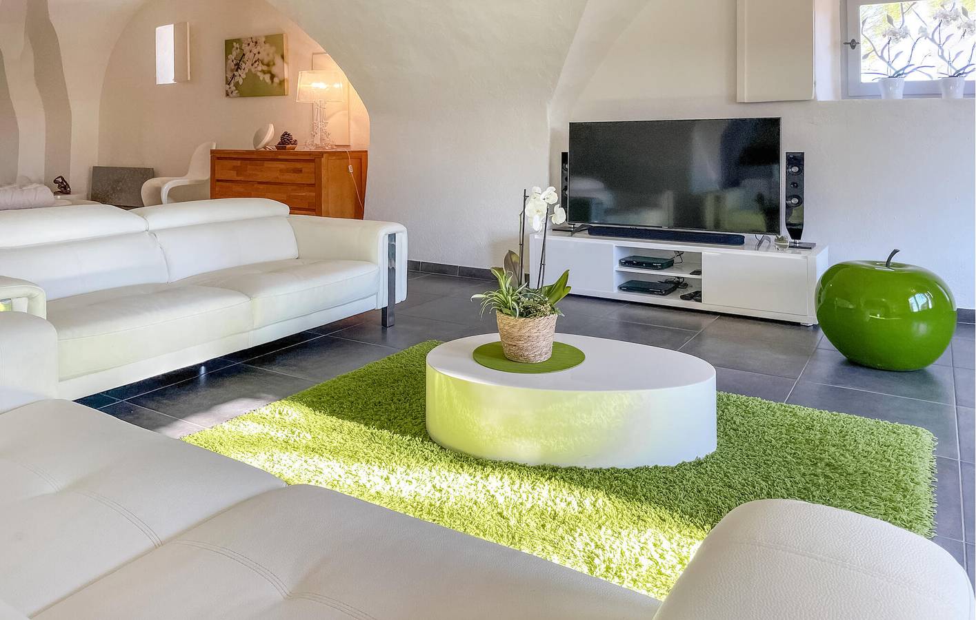 Gemütliches 105qm Apartment mit Pool, Aussicht und Parkplatz, 2km von Gailhan in Carnas, Mittelmeerküste (Frankreich)