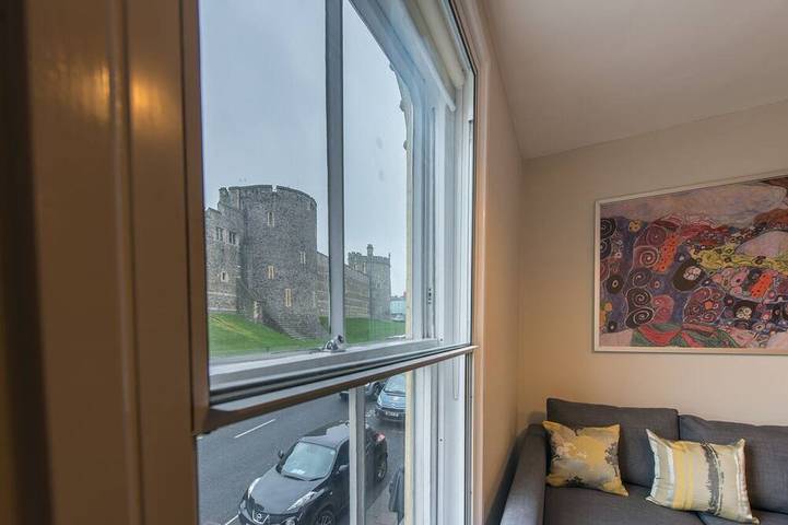 Apartment for 6 people in Windsor