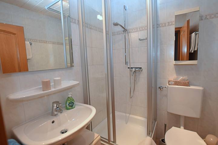 Ganze Ferienwohnung, Gästehaus Bergfrieden, Ferienwohnung Andrea in Bad Bayersoien, Romantische Straße