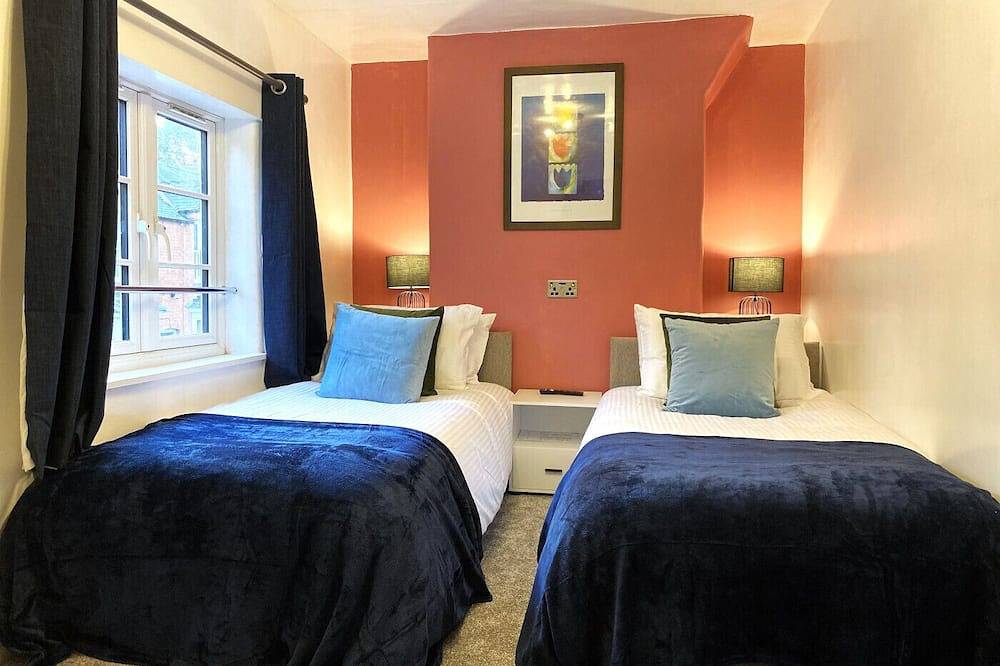Bard's Nest Scholars Cottage, town centre, 2 bedrooms 2 bathrooms, 5 mins  Rsc in Stratford upon Avon, Warwickshire