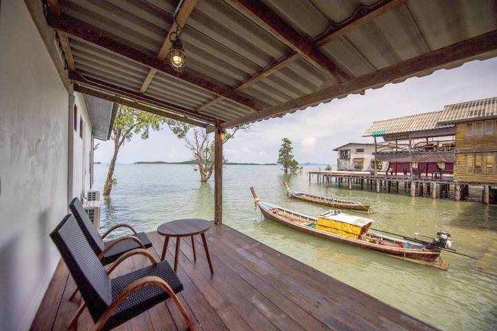 Hostel för 4 Personer, med utsikt och terass på Koh Lanta