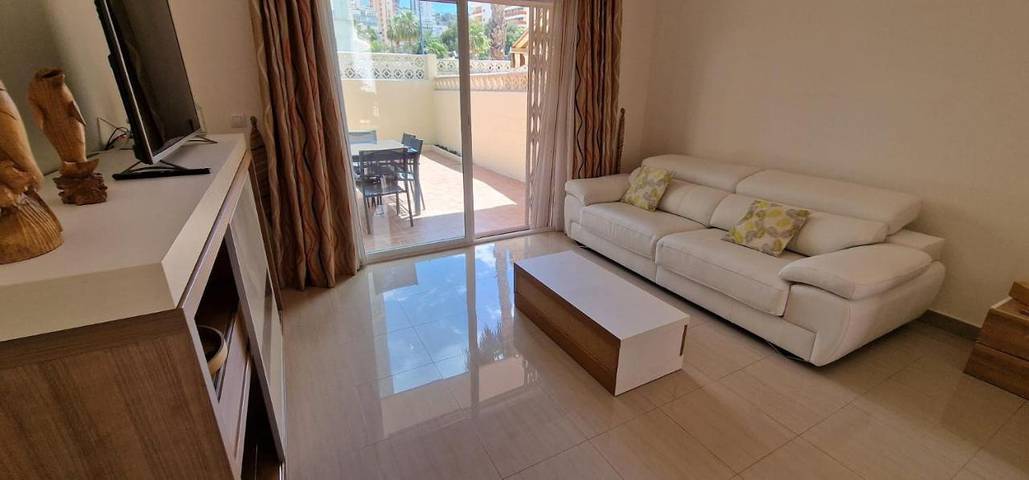 Casa para 5 personas, con Terraza además de Jardín y Piscina en Benidorm