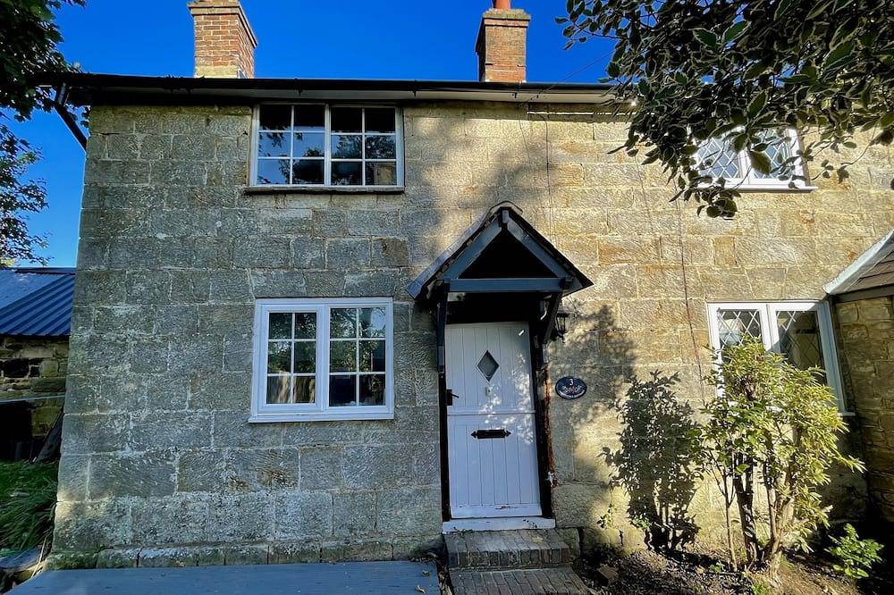 Cosy 18th-Century Cottage in Crowborough with Log Burner, Near Ashdown Forest in Crowborough, East Sussex
