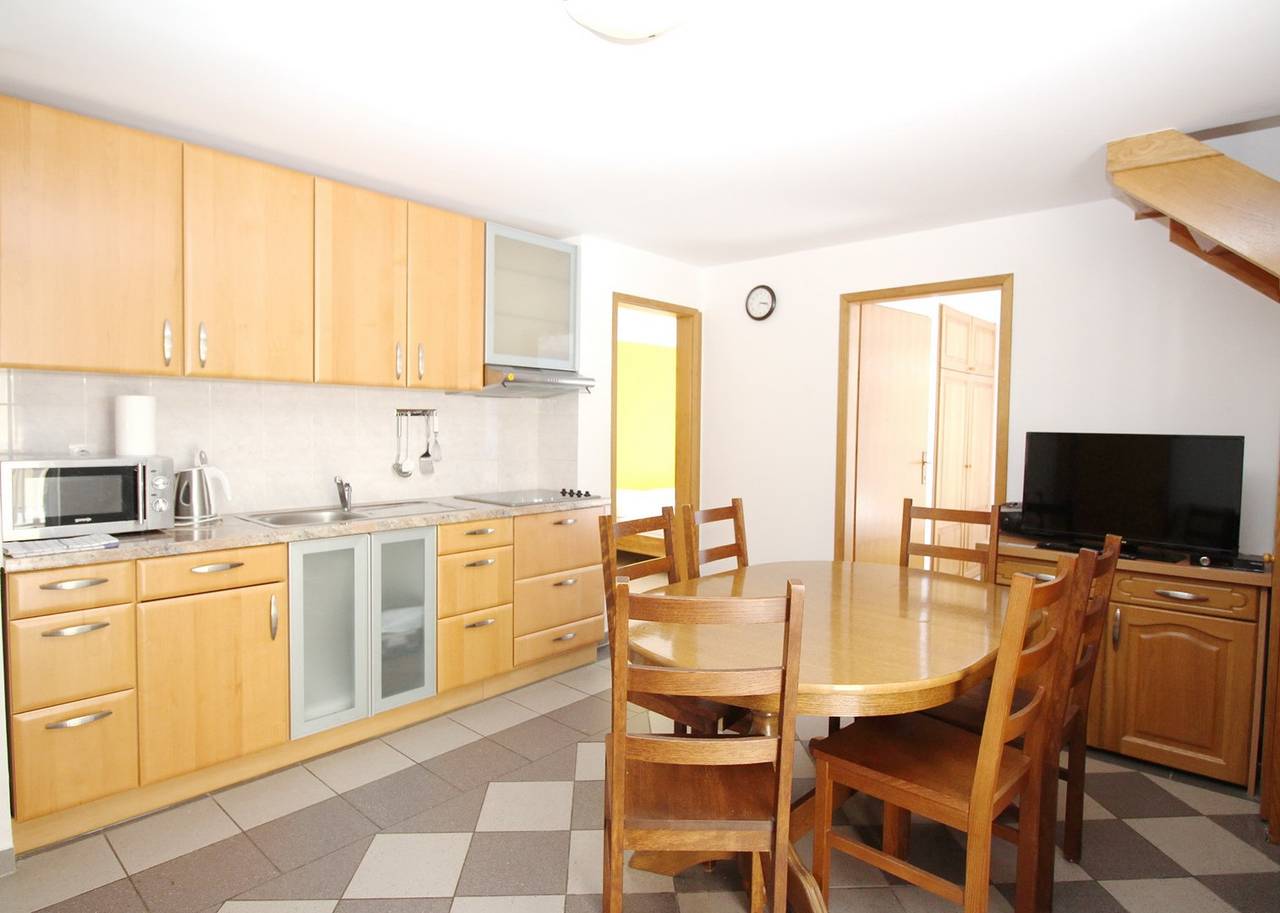 Ganze Wohnung, Apartment Mikulan Beach Novi – in der Nähe des Meeres in Zarok, Baska
