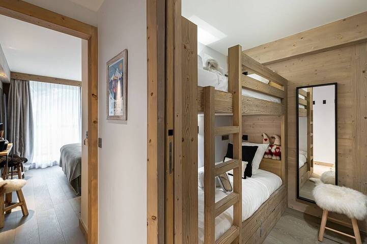 Entire apartment, Beautiful 76m² apartment in Courchevel, near slopes, 3 bedrooms, parking in Saint-Bon-Tarentaise, Massif de la Vanoise