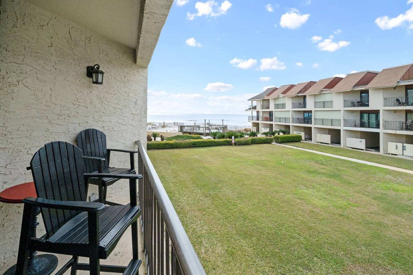 Entire apartment, Gulfside Townhome 32 Two bedrooms 2 5 baths townhouse w pool in Gulf Shores, Mobile Bay
