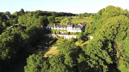Hôtel pour 2 personnes, avec piscine ainsi que vue et jardin à Varennes-Vauzelles