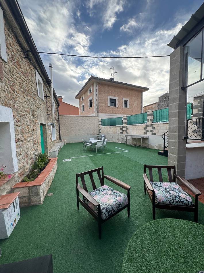 Casa rural para 8 personas, con jardín, Se admiten mascotas en Provincia de Burgos - 2