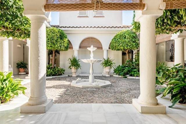 Villa with Private Pool in Sotogrande, San Roque