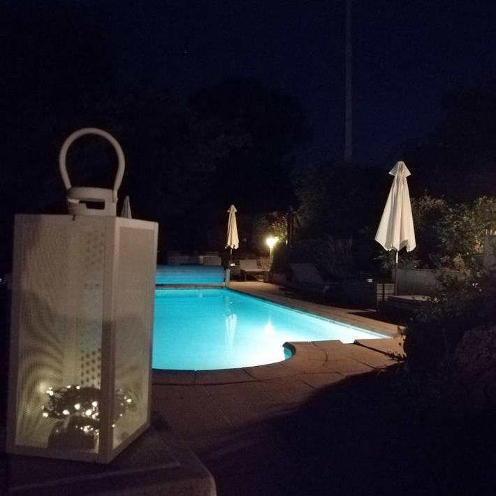 Alojamiento y desayuno para 2 personas, con jardín además de jacuzzi y piscina - 1
